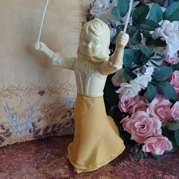 VINTAGE Avon Sweet Honesty Skip A Rope Perfume Decanter Collectible Bottle - Picture 2 of 11